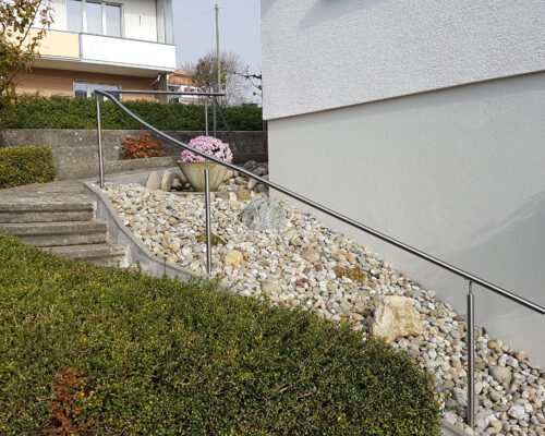 Gelaender-Handlauf-Sichtschutz_20181106_114435
